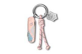 Kapesní nůž Victorinox Classic SD Paris Style 04.jpg