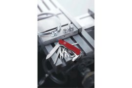 Multifunkční kapesní nůž Victorinox Workchamp červený 02.jpg