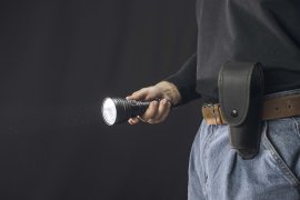 Svítilna Armytek Barracuda Pro Max studené světlo 03.jpg