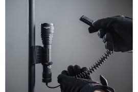 Svítilna Armytek Predator PRO set studené světlo 04.jpg