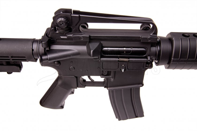 Airsoft M4 (Warrior-JG W4A1 kov)
