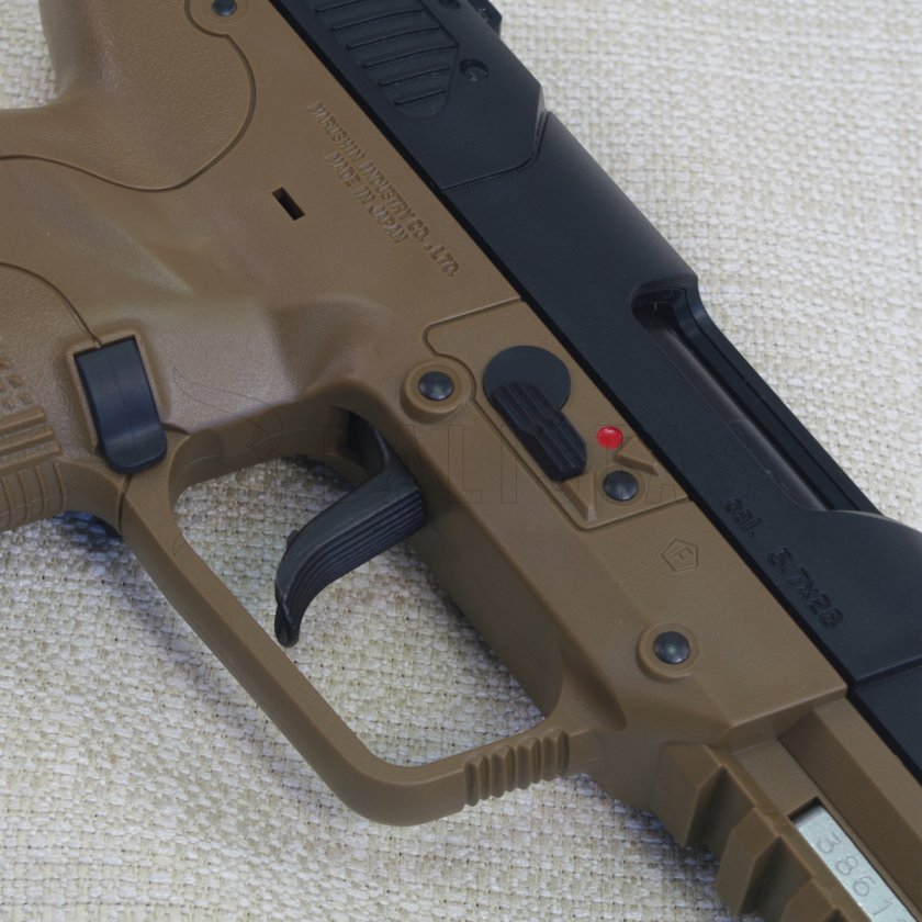 Airsoft pistole CYBG FN Five-seveN DE CO2 blowback