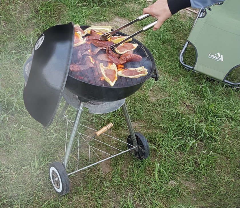 Gril na dřevěné uhlí kotlový Bari 46 cm