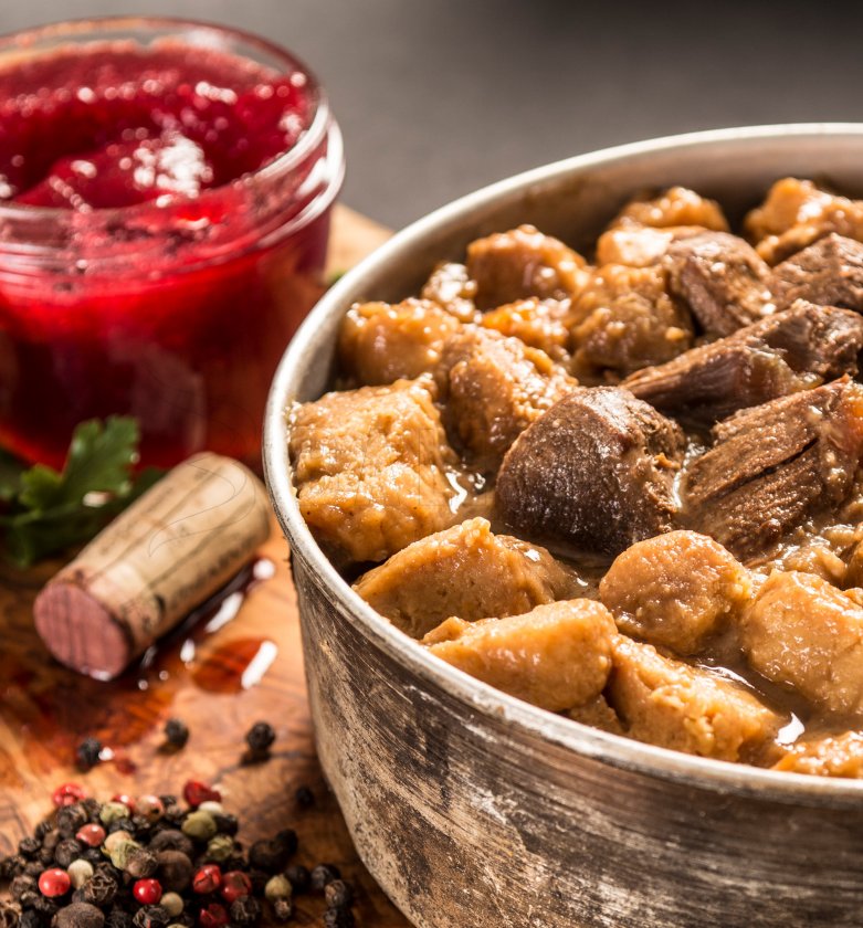 Jelení ragú s bramborovými knedlíčky Adventure Menu