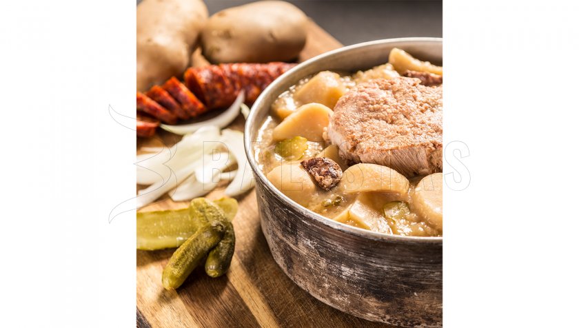 Vepřové žebírko s bramborem Adventure Menu