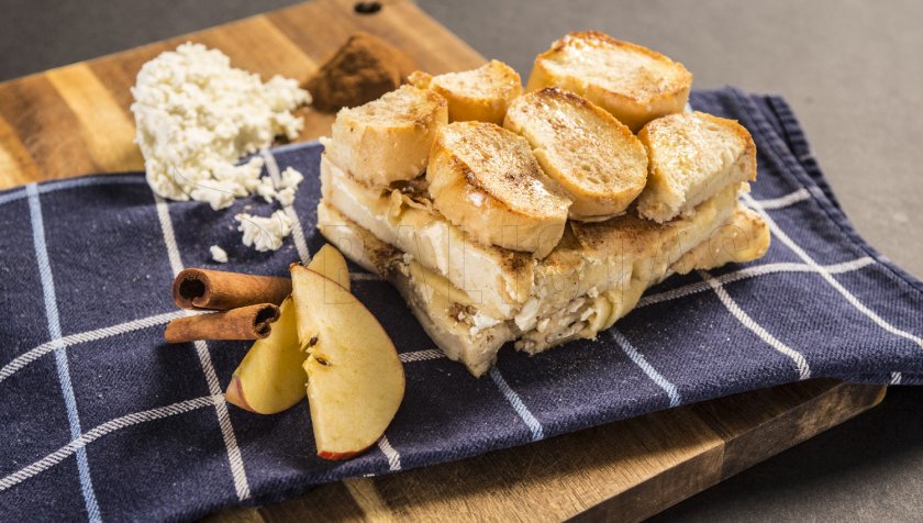 Žemlovka s jablky a skořicí Adventure Menu