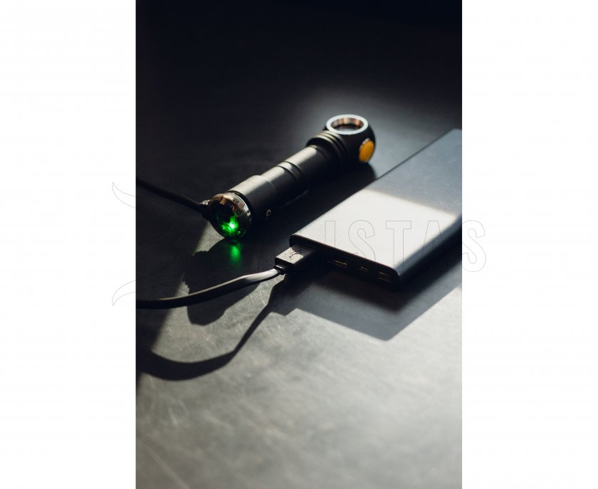 Magnetická USB nabíječka Armytek AMC-02 8.jpg