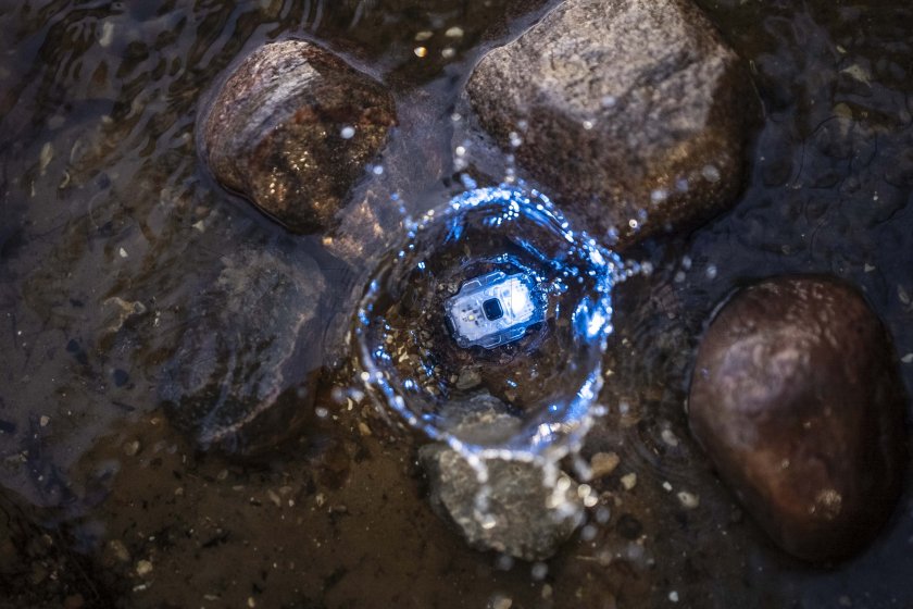 Multifunkční svítilna Armytek Crystal Pro UV - modrá 12.jpg