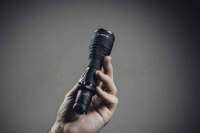 Svítilna Armytek Viking PRO studené světlo 12.jpg
