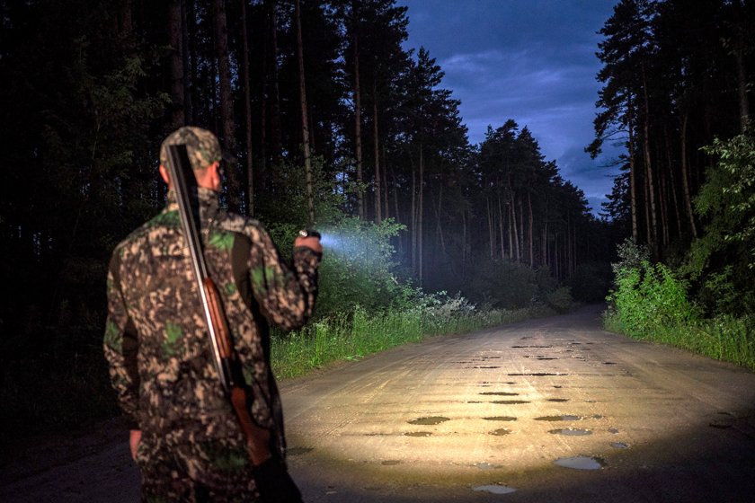 Svítilna Armytek Viking PRO studené světlo 08.jpg