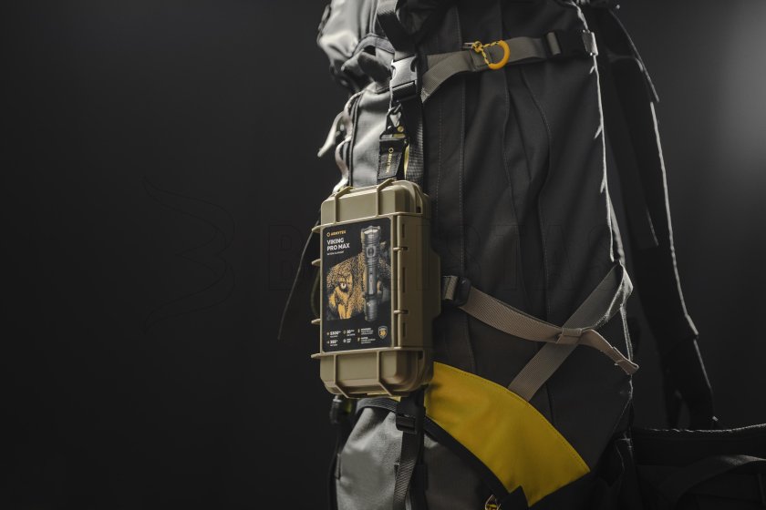 Svítilna Armytek Viking PRO MAX studené světlo 07.jpg