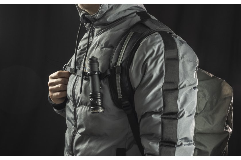 Svítilna Armytek Dobermann PRO MAX bílé světlo 09.jpg