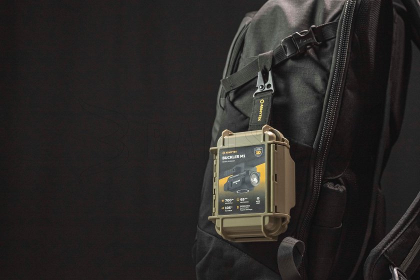 Taktická svítilna Armytek Buckler M1 studené světlo 09.jpg