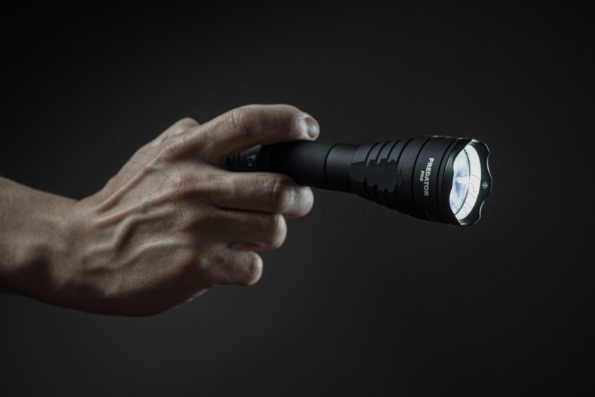 Svítilna Armytek Predator PRO set studené světlo 05.jpg