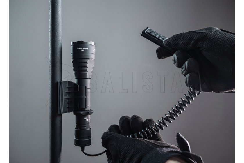 Svítilna Armytek Predator PRO set studené světlo 04.jpg