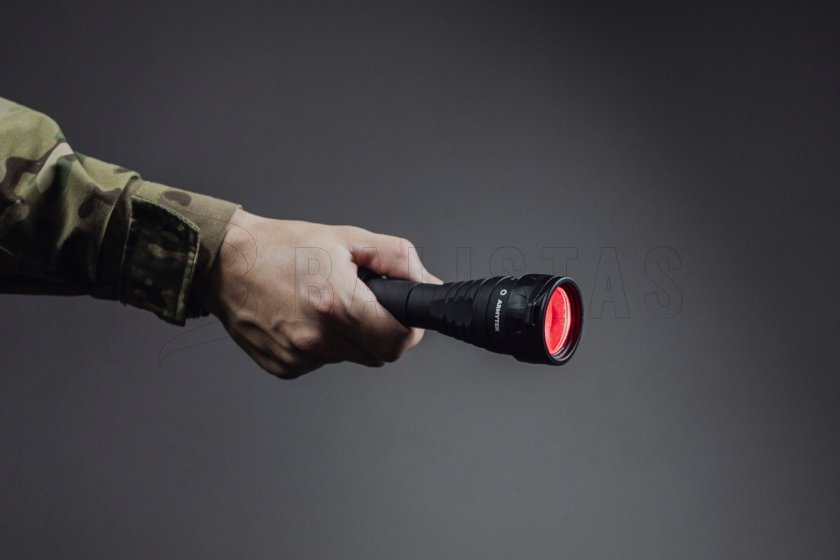 Svítilna Armytek Predator PRO set studené světlo 06.jpg